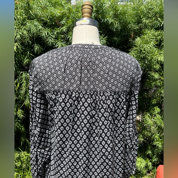 Joie dress, size X small, color black with white flower pattern - Picture 9 of 12